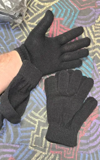 Lote Calcetines y Guantes.