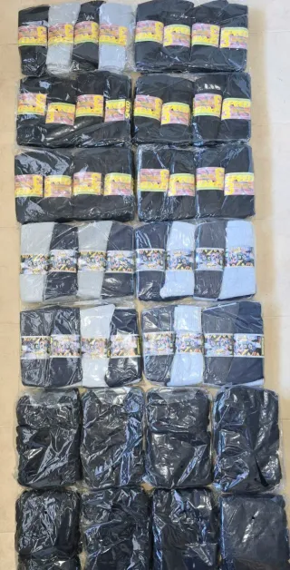 Lote Calcetines y Guantes.