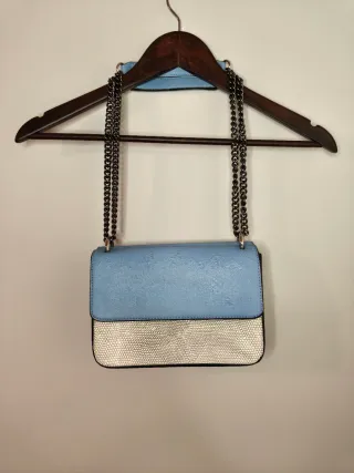 Bolso parfois pequeño azul y blanco