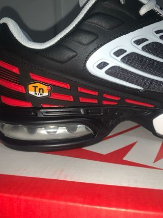 Nike TN3 Zapatillas Negras y Rojas