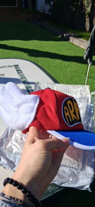 Gorra Arale con alas, talla única ajustable