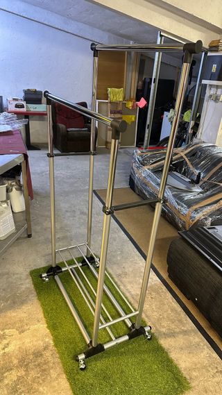 Perchero Doble Metálico con Ruedas