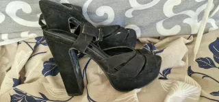 Sandalias de tacón negras