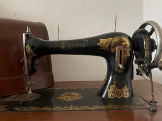 Macchina da cucire Stoewer anni '40 con mobile