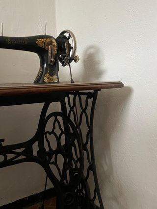 Macchina da cucire Stoewer anni '40 con mobile