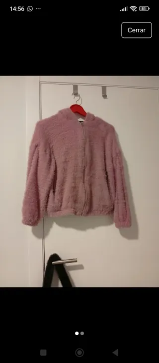 Chaqueta rosa peluda