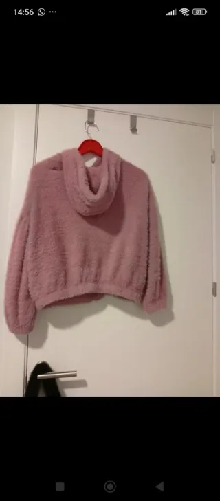 Chaqueta rosa peluda