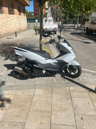 Honda PCX 125cc Gris Automática  2015