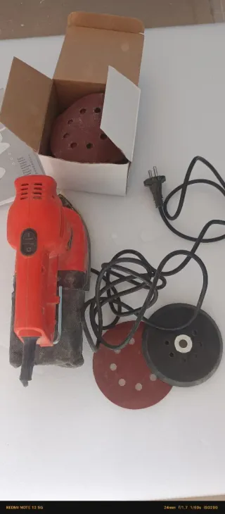 Lijadora de detalles Black & Decker Roja