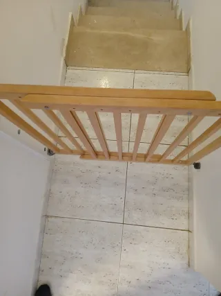 Barrera de madera para bebés