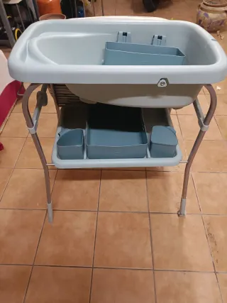 Bañera y cambiador de bebé Marca Chicco