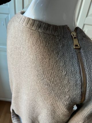 Maglione Moschino con zip e dettagli oro, taglia M