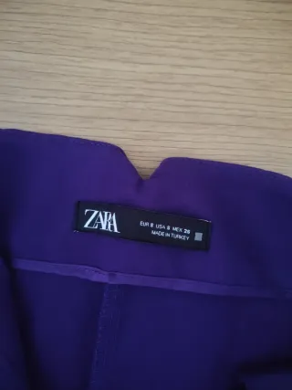 Pantalón vestir Zara morado de pinzas