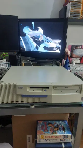 Ordenador IBM Personal Computer 300GL