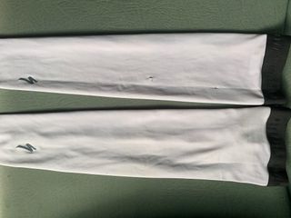 Pernitos e Manguitos Specialized