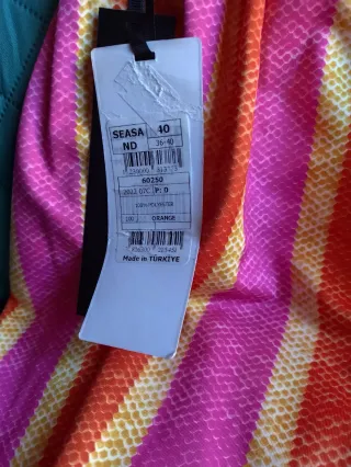 Lote Ropa Mujer: Blusa Verde, Faldas