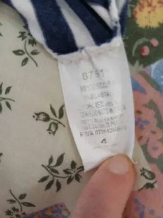 T-shirt a righe blu e bianche