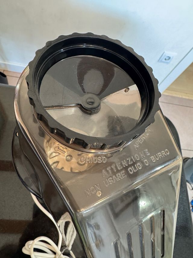 Máquina Palomitas Pop Corn color rojo . 1100 W.