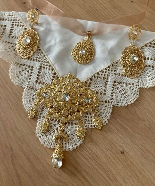 Aderezo Fallera Dorado con Colgante Gota