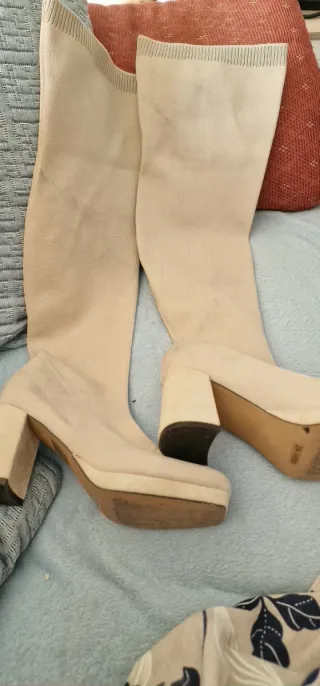 Botas altas beige talla 37