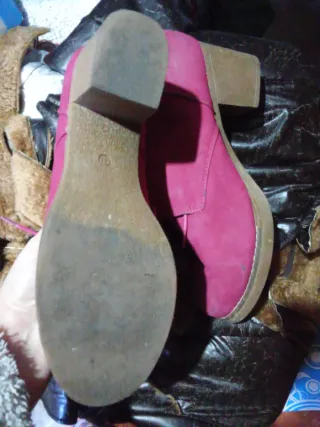 Botines efecto piel rosas