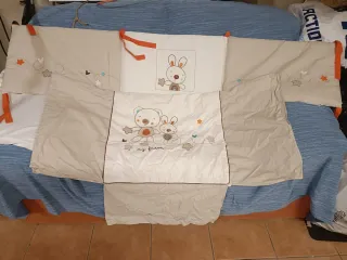 Edredón y chichonera para cuna