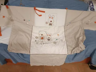 Edredón y chichonera para cuna