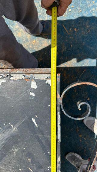 Puerta doble de hierro forjado