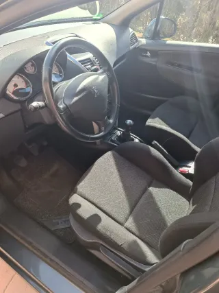 Peugeot 207 2009