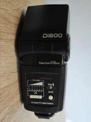 Canon EOS 1300D + Accesorios