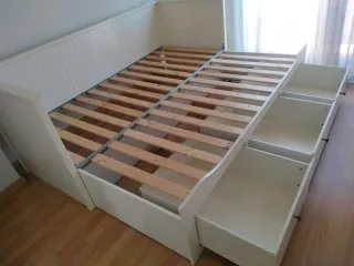 Diván Blanco Ikea con Cajones