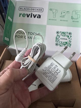 Lijadora Black & Decker Reviva 12V