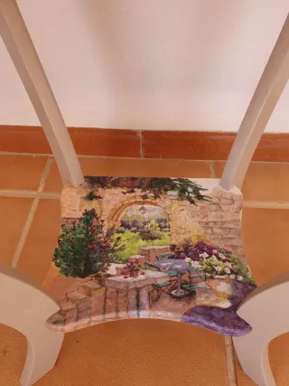 Mesilla auxiliar restaurada con diseño