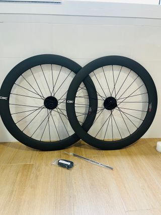 Ruedas carbono 58mm buje cerámico nuevas