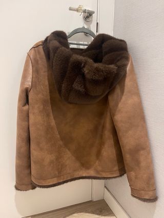 Chaqueta pelo reversible marrón y beige