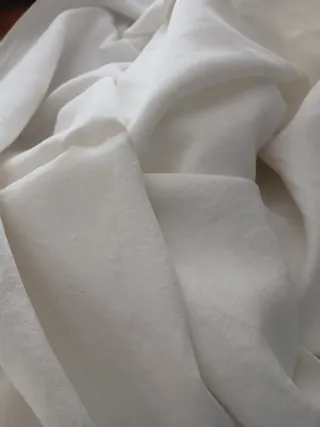 Sábana antigua de hilo bordada a mano