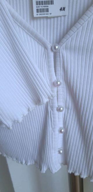 Top de manga larga. De H&M. Nuevo sin estrenar