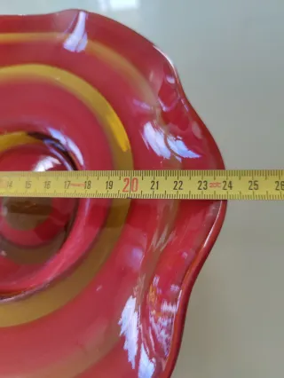 Centro de mesa de cristal rojo y amarillo