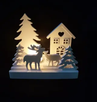 Candelabro Navideño con Ciervos y Casa