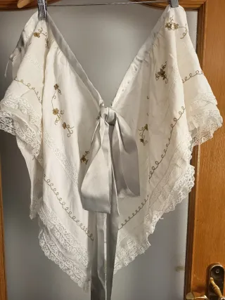 Manteletas Falleras Doradas y Blancas