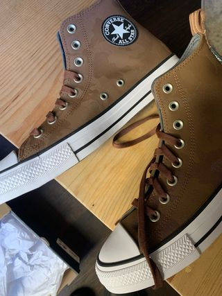 Converse Chuck Taylor Piel Marrón con Motivo