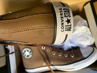 Converse Chuck Taylor Piel Marrón con Motivo