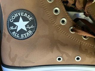 Converse Chuck Taylor Piel Marrón con Motivo