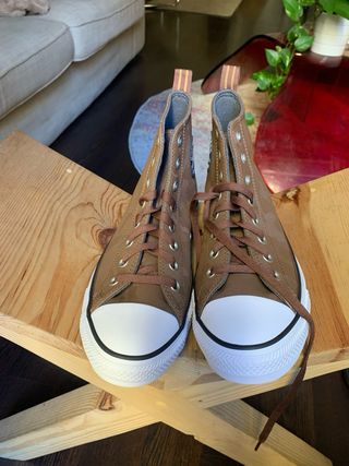 Converse Chuck Taylor Piel Marrón con Motivo