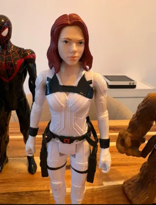 Muñecos Marvel y Star Wars