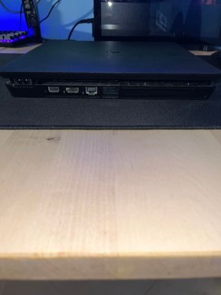 PlayStation 4 Slim 500GB Nera