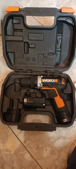 Taladro Worx con 2 baterías y maletín