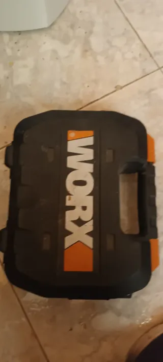 Taladro Worx con 2 baterías y maletín
