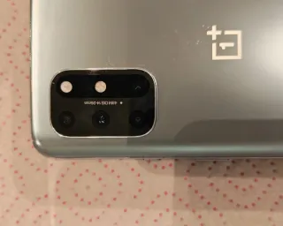 One Plus 8T azul claro