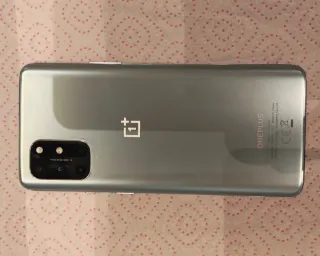 One Plus 8T azul claro